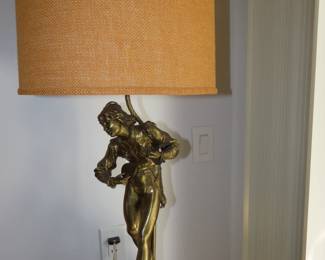 Brass mandolin playing figural table lamp.