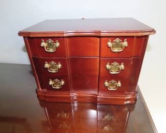 Table top jewelry box.