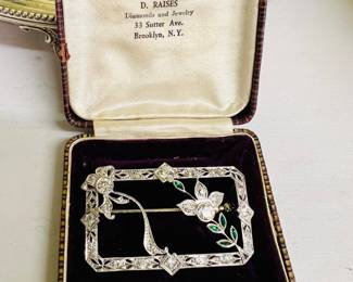 Stunning Art Deco Diamond and Emerald broach!