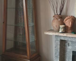 Etagere / china cabinet