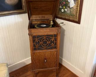 Vintage Edison C200 Windup Phonograph Record Player