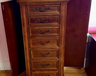 7 drawer jewelry cabinet, like new