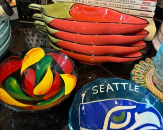 Set of 4 Clay Art Chili Shaped Bowls, Hand Painted Mexican Folk Art Pottery Bowl with Peppers Design, Studio Pottery Seattle Seahawks Bowl