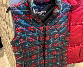 Bass Outdoor Women's Trooper Plaid  Down Vest – Size Medium