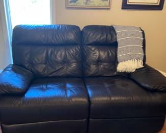 BLACK LEATHER LOVE SEAT