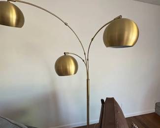 TRIPLE FLOOR LAMP BRASS FINISH