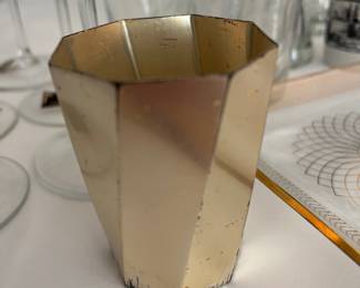 327Nov 04 2025 07 03pm85Sh