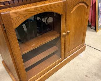 Great little storage piece is ready as is, or gussy it up in a fresh coat of paint!