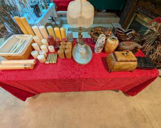 Tons of candles, mostly beeswax 