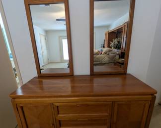 Oak dresser with 2 mirrors