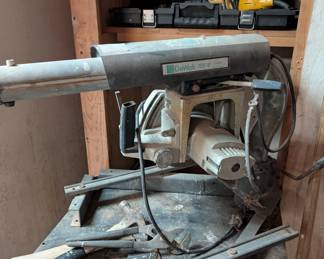 DeWalt 700 8" radial arm saw - UNTESTED