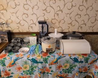 More bakeware and small kitchen appliances 