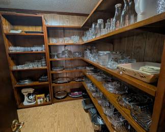 CRYSTAL ROOM! (kitchen walk-in pantry)