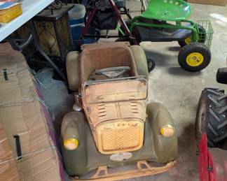 Vintage peddle car 