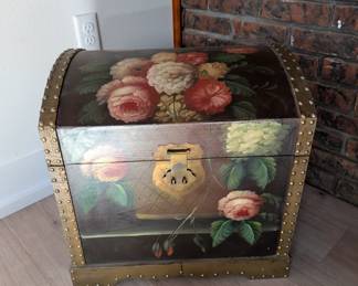 Decorative chest 