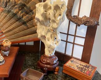 Vintage scholars rock - Taihu stone. 