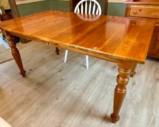 Kincaid Dining Room Table 