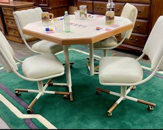 Groovy MCM dining set