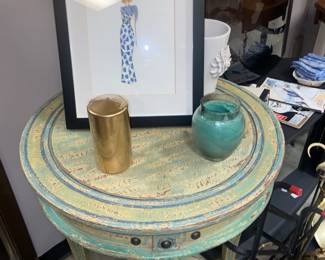 Adorable two tier vintage table!