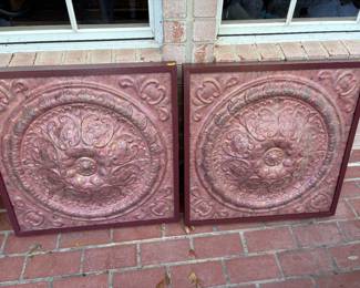 Indoor/outdoor wall plaques