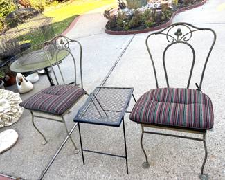 Set of 4 metal chairs