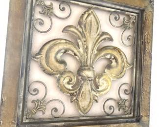 Metal fleur de lis