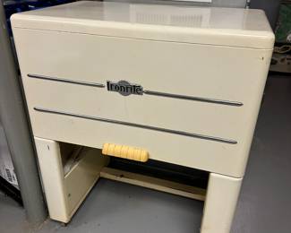 Vintage Ironrite mangle.....