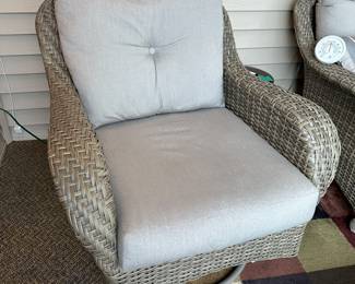 Outdoor wicker swivel/rocking chair