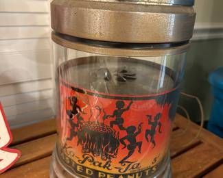 Peanut warmer vending machine