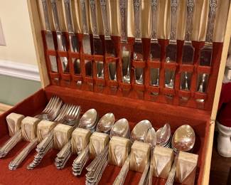 Silver plated flatware set