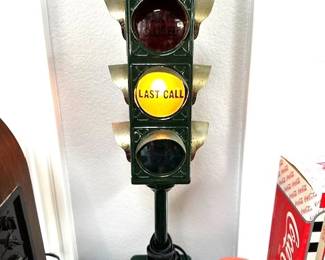 Rare B&B Traffic light bar lamp. Made of metal w/ 3 light signals. "Bar Open", "Last Call" and "Bar Closed" Made in Japan and Yes, all bulbs work.