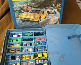 Matchbox case with cars