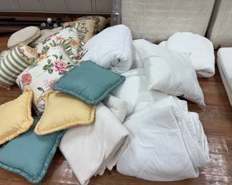 Wonderful pillows and linens