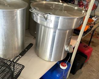 Cookware for outdoor use 