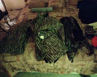 Camouflage hunting clothes 