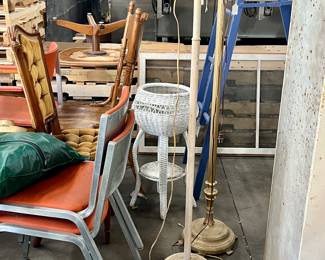 Floor lamps, chairs, 