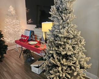 7 ft tall flocked Christmas tree
$100.00