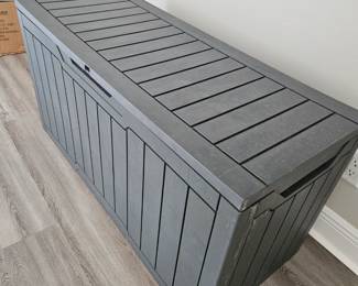 New plastic deck box
$75.00