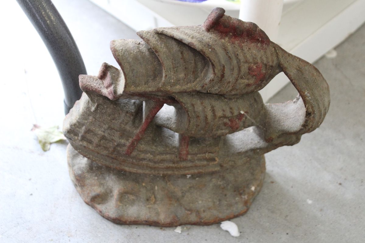 cast-iron doorstop