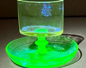 Vintage Glowing Cigerette Holder/Uranium Glass