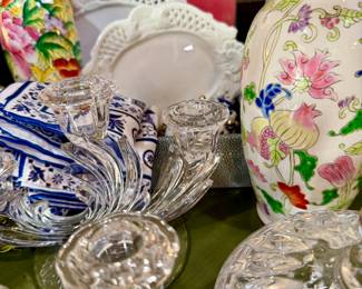 FAMILLE ROSE WITH POMEGRANATES, LATTICE WHITE. LINENS!