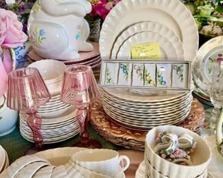 "CHELSEA WICKER" BY SPODE 79 PIECE SET. THE CUTEST SET!
