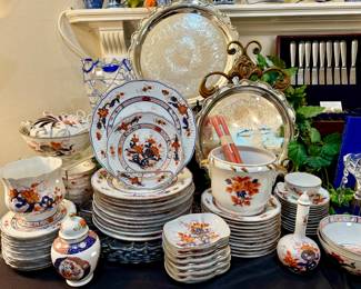 BEAUTIFUL MING IMARI CHINA!