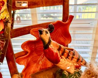 SUPER SWEET ANTIQUE CHILD'S LADDERBACK CHAIR.