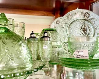 GREEN SANDWICH GLASS