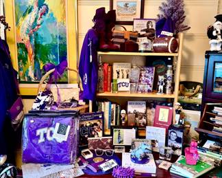 TCU QUILTS, FROG, BOOKS ON GOLF SIGNED.