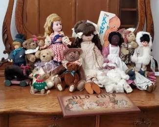 RS132Vintage Dolls And Bears And More