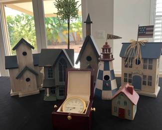 RS139Howard Miller And The Bird Houses