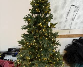 Nice prelit Balsam Hill christmas tree