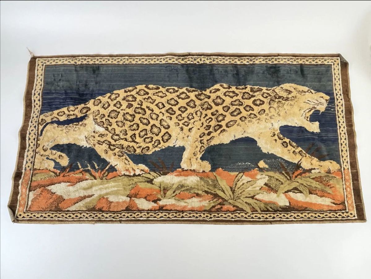 Itq/conroe Gallery Online Auction.html